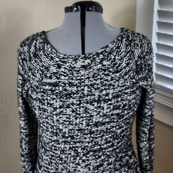 Jessica Simpson Maternity Sweater Size L - Picture 9 of 13